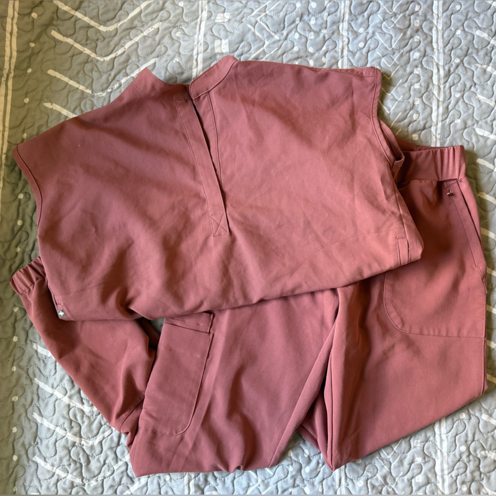 Figs Women's Two-Piece Scrub Set in Dusty Rose